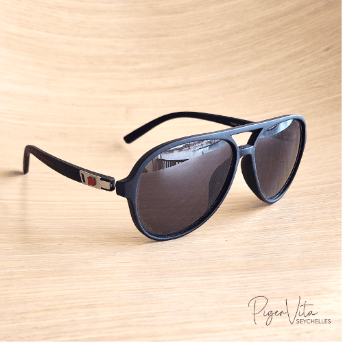 Sleek Black Polarized & UV Protection Sunglasses